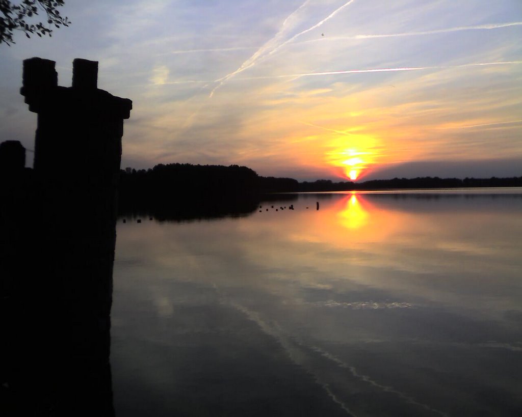 Abend am Wünsdorfer See (am Zulauf) by meinereiner07