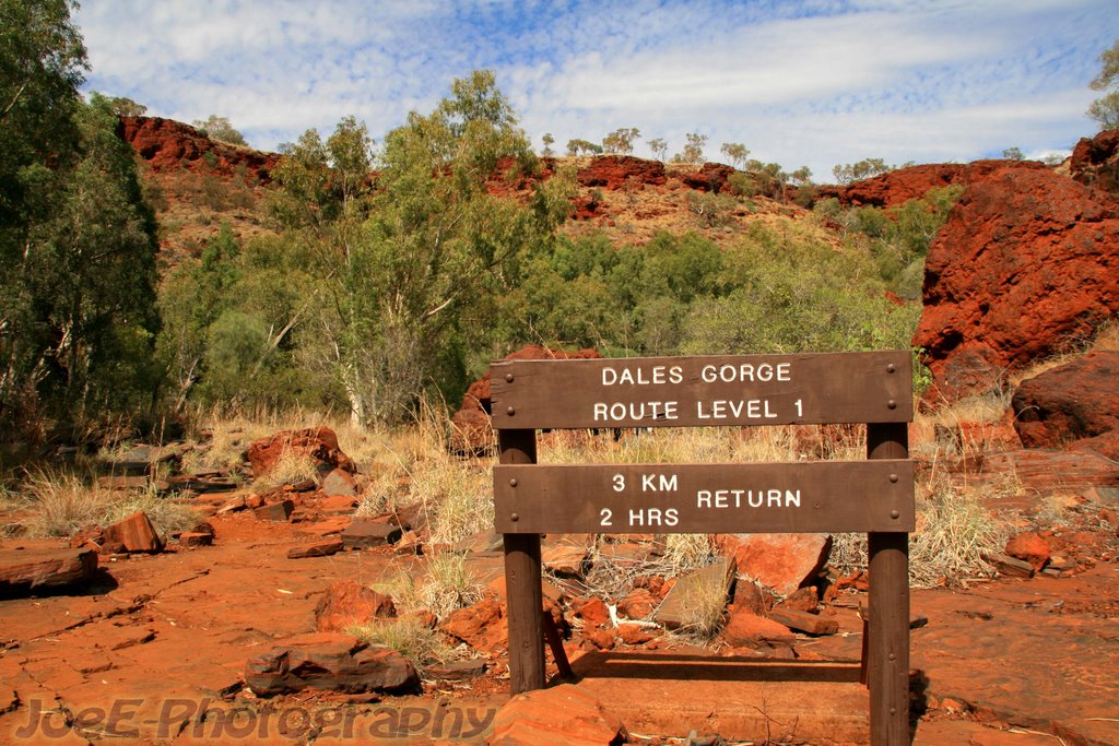 Waysign in Dales Gorge - Karijini NP. - WA by HappyJoe