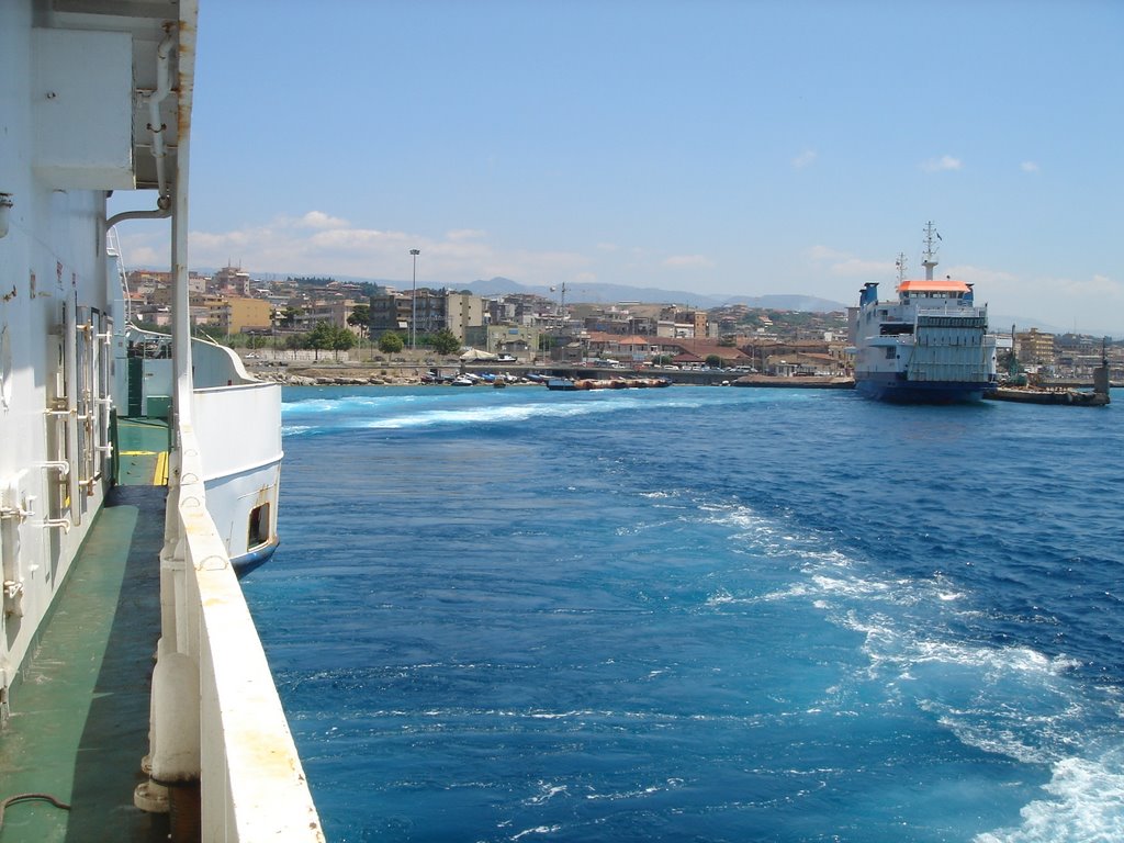 Con Traghetti per la Sicilia by Alex Mihai Herta