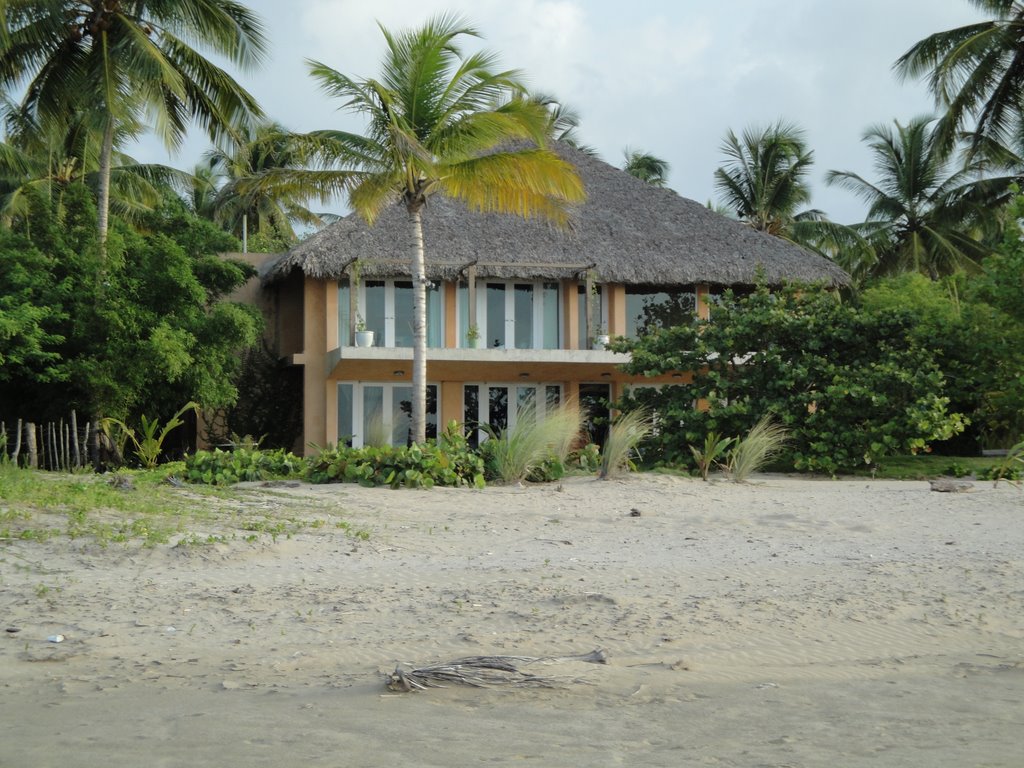 Casa en la playa arriba de Miches. by Bencpn