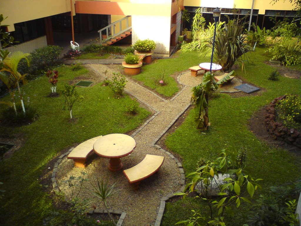 Jardín Principal TEC; Cartago CRC by FABIAN CV