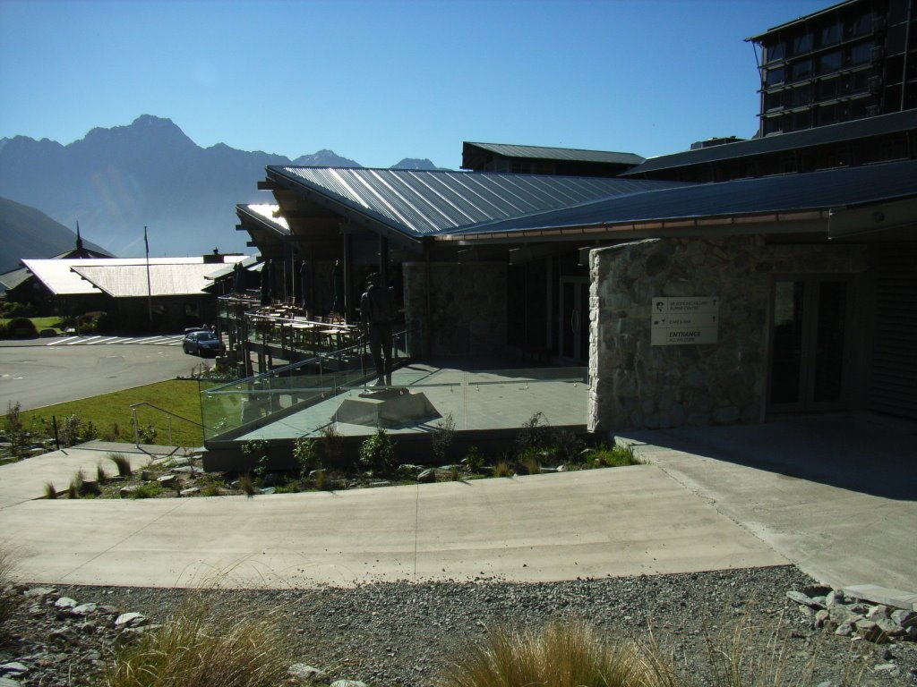 Sir Edmund Hillary Alpine Centre in Mount Cook Village by Arjan Veen