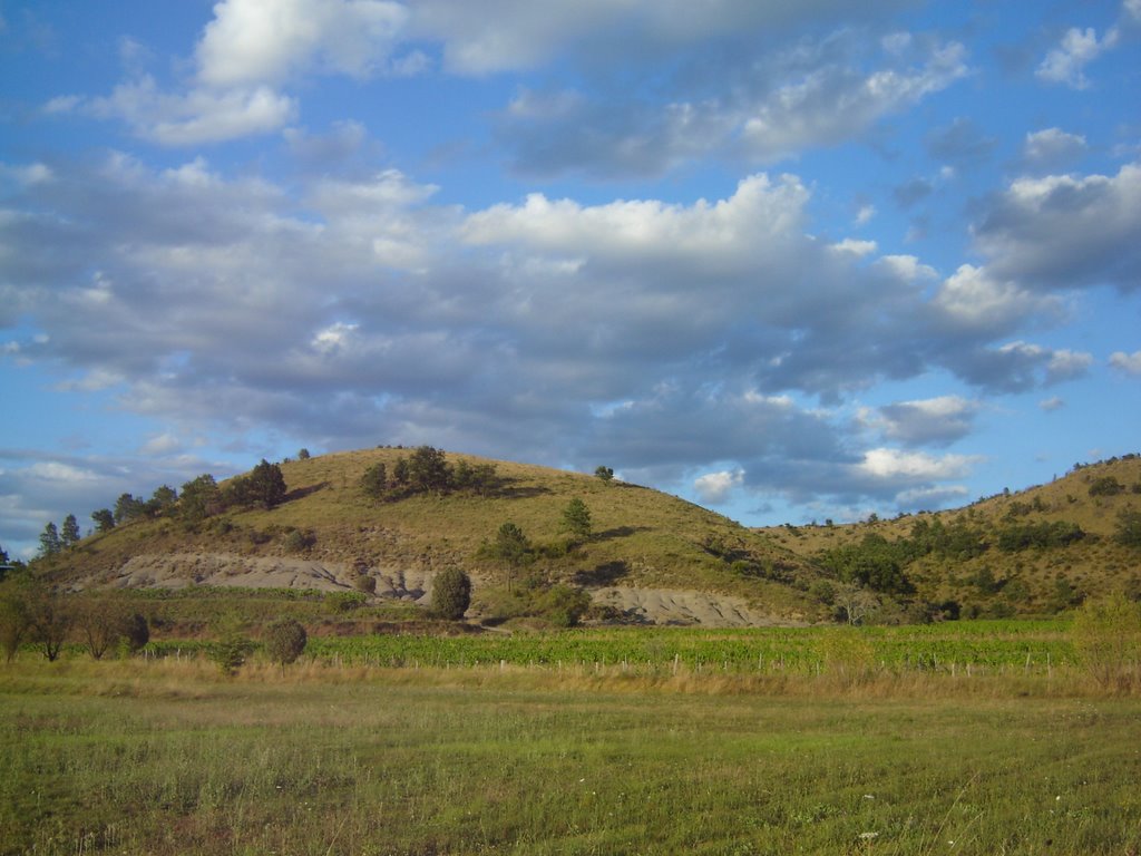 Colline marneuse à Rosières by Esteban07