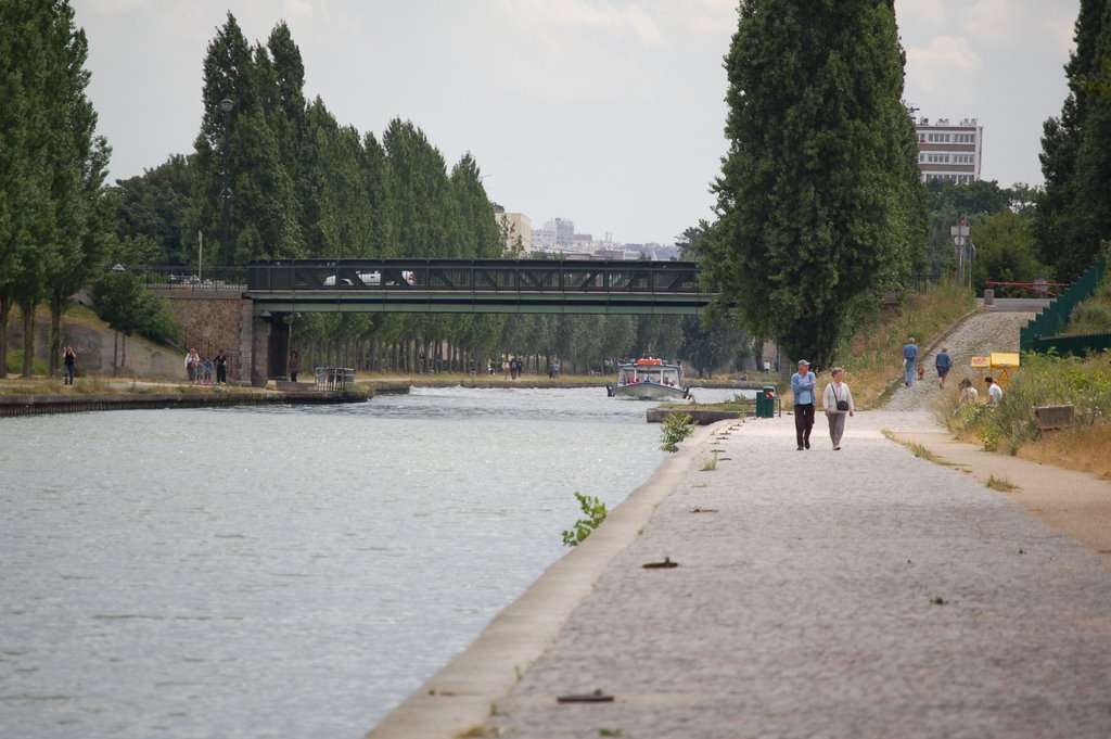 Canal de l'Ourcq by julden93