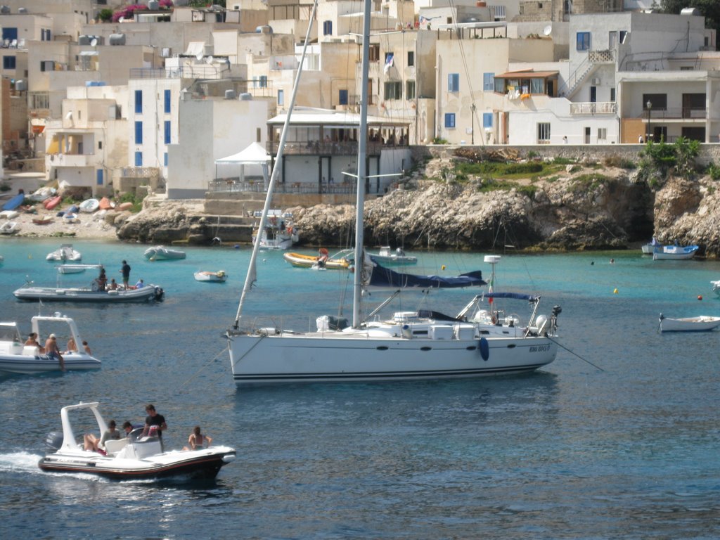 Il porto di Levanzo by Alessandro Pochì