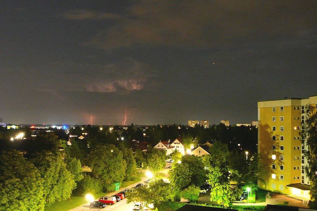 München-Fürstenried, Nachtgewitter mit Jupiter by Klaus Rommel