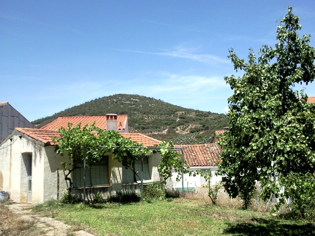 10340 Castañar de Ibor, Cáceres, Spain by Víctor Sánchez Monte…