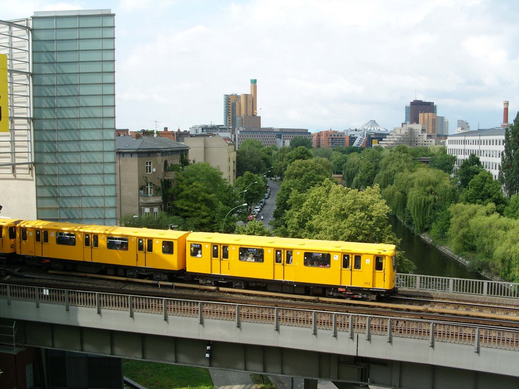 Technikmuseum: Blick zum Potsdamer Platz by pinball_g