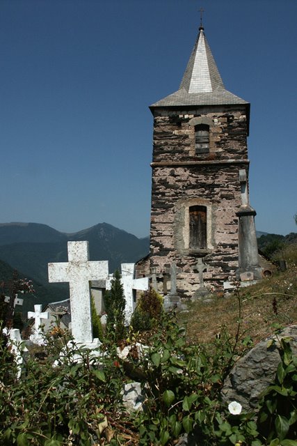 Un village des Pyrénées. Où ? by Louis-Michel Désert