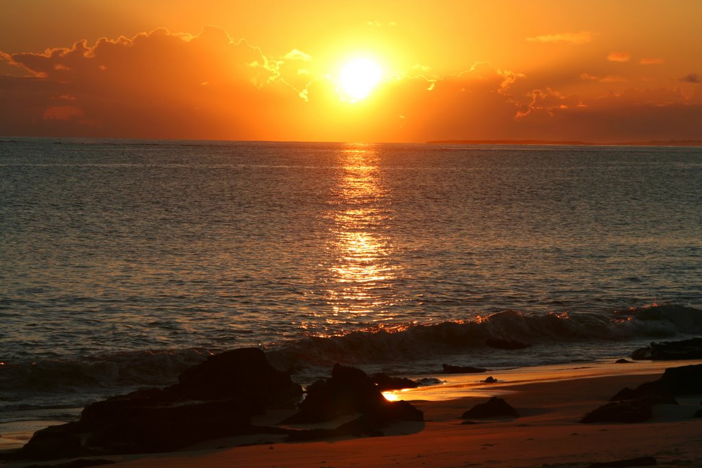 Sunrise at Eastern Beach by blue_ocean