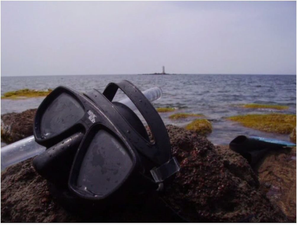 Scoglio mangia barche, FARO by Aldo Figus