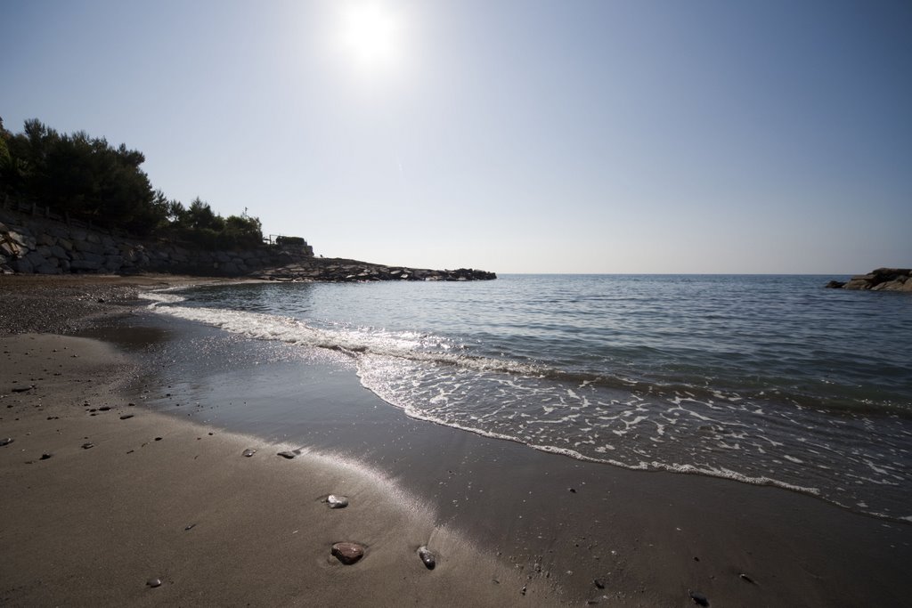 Spiaggia Villaggio dei Fiori by Roberto Catto