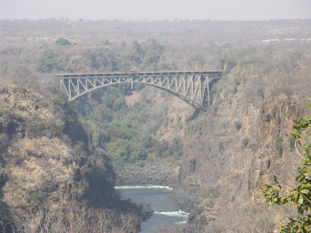 Bridge connecting Zimbabwe & Zambia by milusiddique