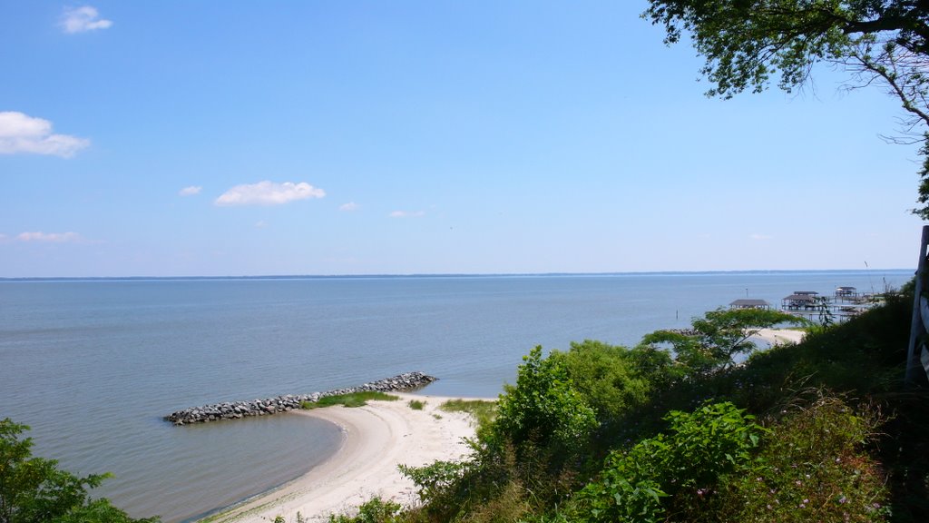 James River, Ft. Boykin Park, Smithfield, VA by sshott