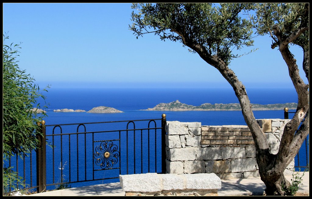 Belvedere sulle isole Sepentare, Sardegna by Pom-Panoramio? YES !