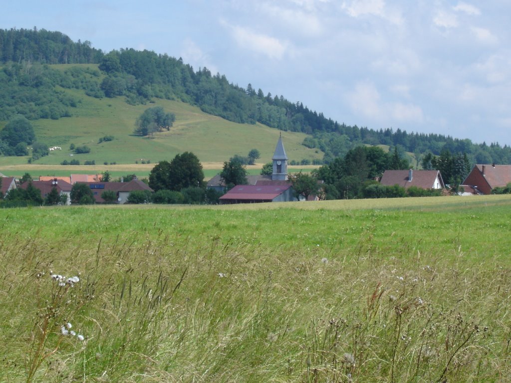 Le Vaudioux, village du Jura by voyageurdumonde