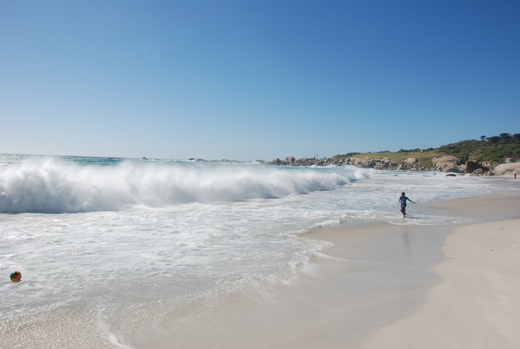 Camps Bay Waves by Liam O'Carroll