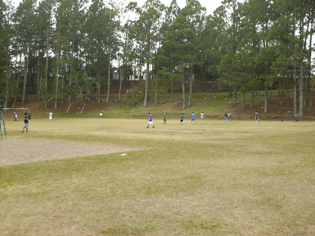 Cancha alterna de futbol by Victorino Rojas