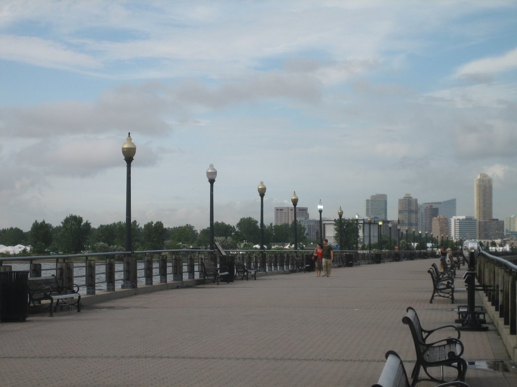 Piers at the Liberty Park by kaikobad