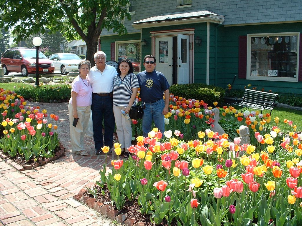 Primavera en Long Grove Village, Illinois. by Luis Sergio Martinez