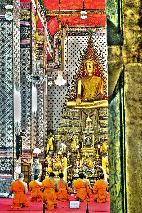 Wat Arun Monks by wsp