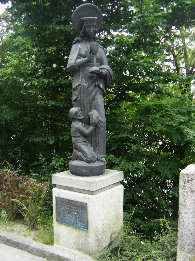 Statue der heiligen Barbara an der Innbrücke Schwaz by Silberbergwerk Schwaz