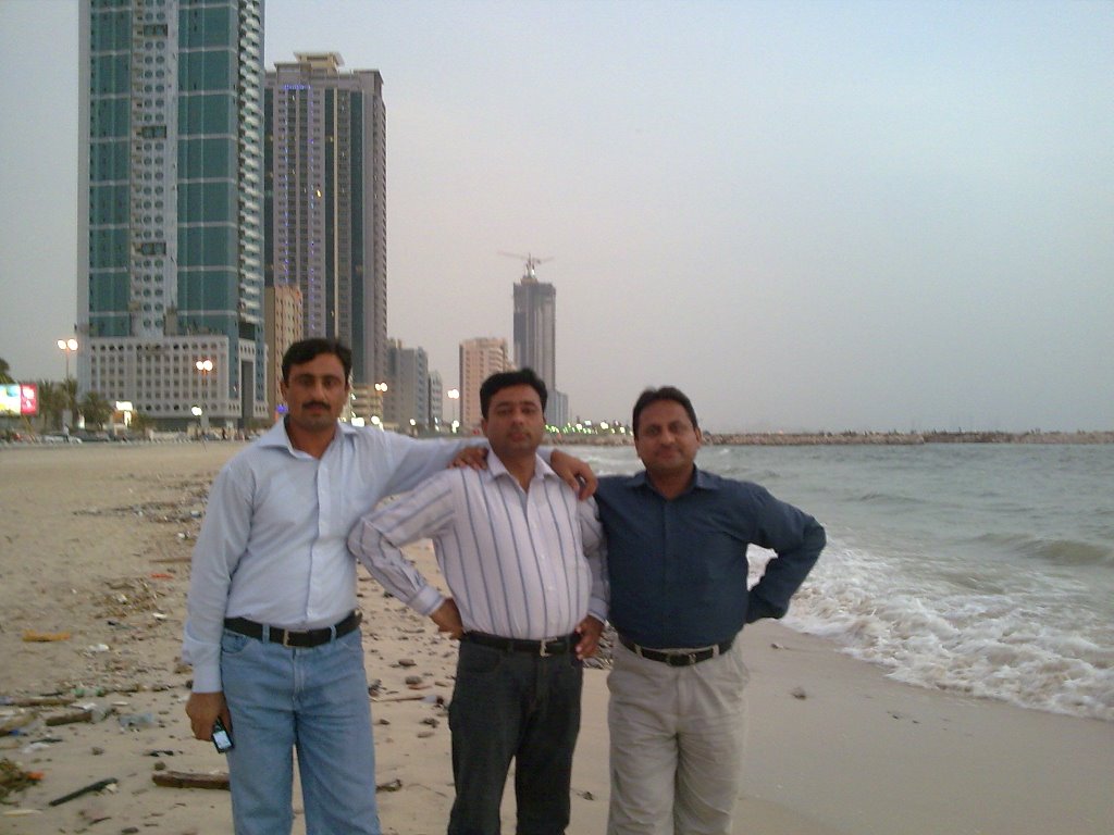 Mudassir, Muzaffar & Shafiq on Ajman Chorniche by Imran_Albalushi