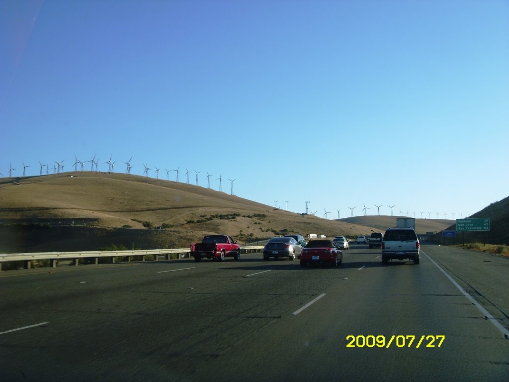 I 580 Freeway at Altamont, California by 倪建中@Gmail