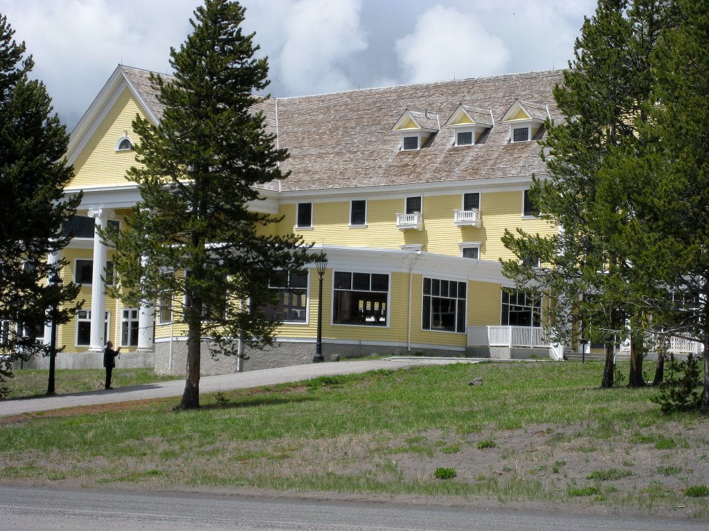 Historic Lake Yellowstone Lodge Hotel by SKaustin