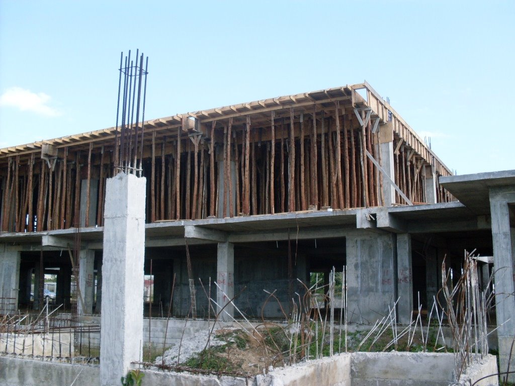 CONSTRUCCION HOSPITAL MUNICIPAL DE MONTE PLATA by aristides ledesma