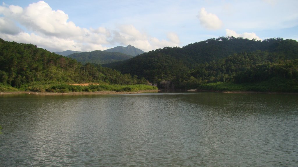 Lòng hồ thủy điện - Krông Kma Reservoir by Ha Phamtan