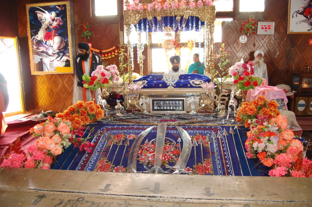 INSIDE LOOK OF GURUDWARA SHRI HEMKUND SAHIB JI by Sonu Dhadwal