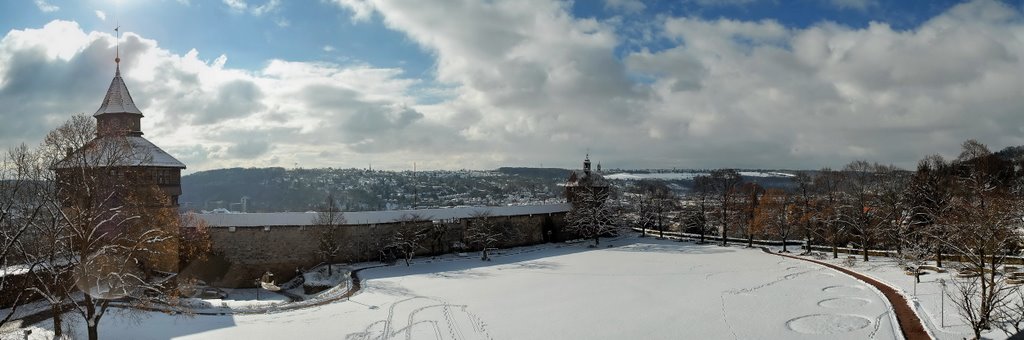 Burg Esslingen Innenhof bei Schnee by gerografie