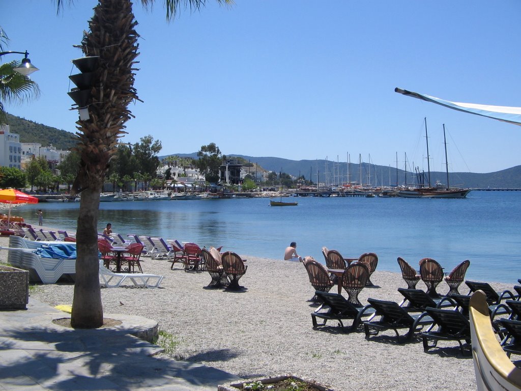 Bodrum Beach by yusufisler