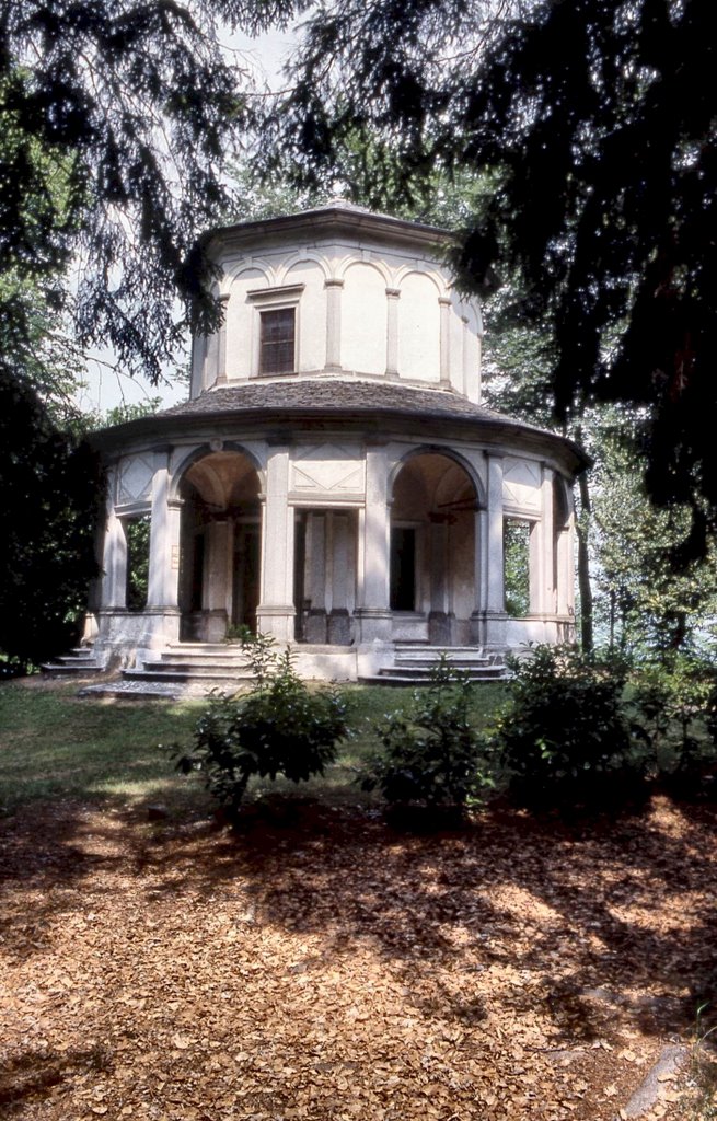 ORTA. Sacro Monte by Roberto Tomei