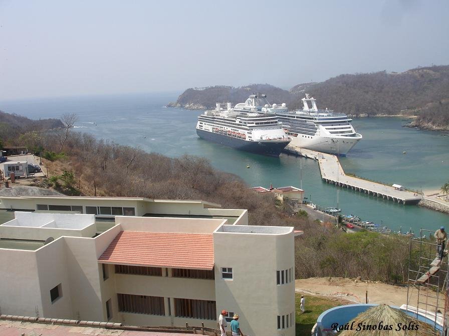 Residential Cruz del Mar and Santa Cruz Bay by raulsinobas