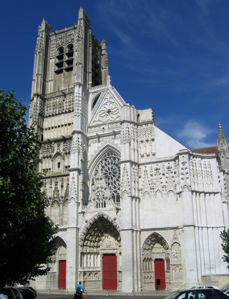 Auxerre la cathédrale saint Etienne by Michel ODIC