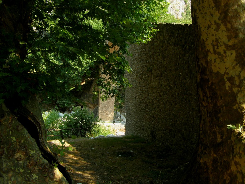 St Vessarion's Bridge Pili Trikala - Η τοξωτή γέφυρα του Άγιου Βησσαρίωνα. by Vangelis Doutsios