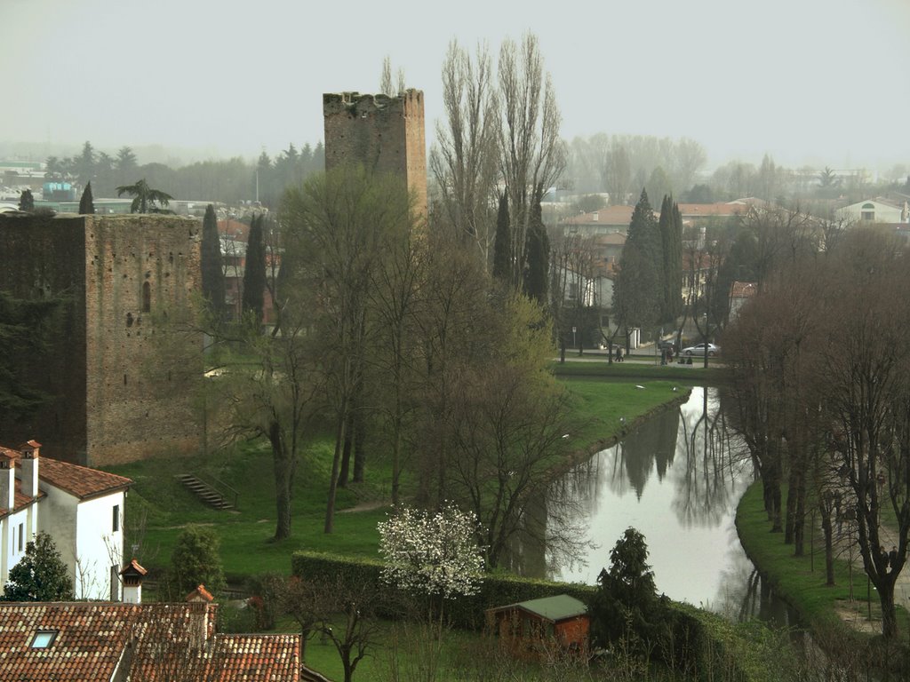 Il vecchio castello Tempesta di Noale by giuseppe nardi