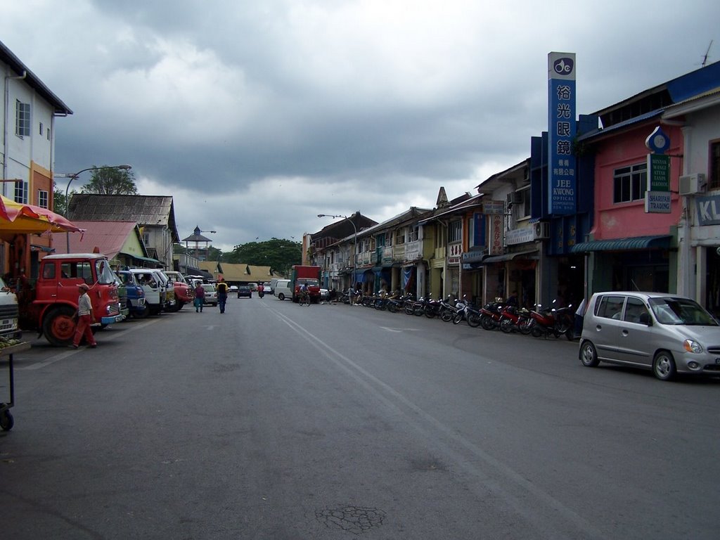 Kuching Gambier Street by Desmond Ong