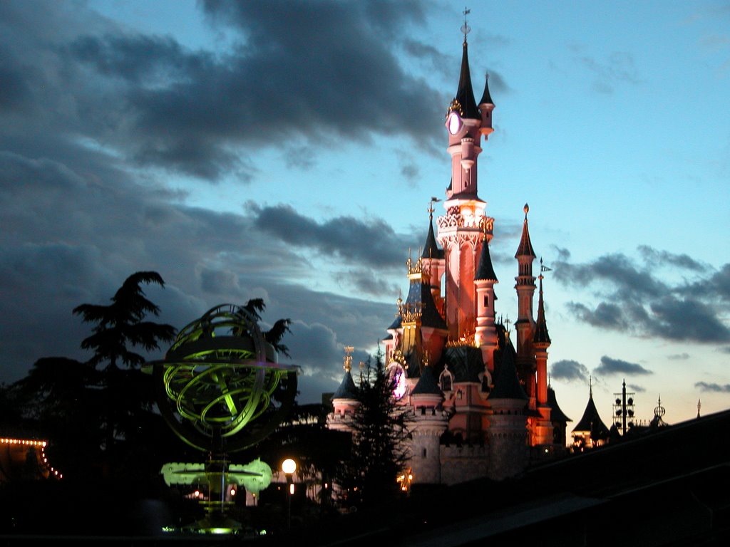 Disneyland Paris by Mohammad Hamzeh