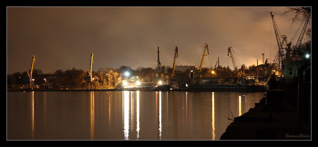 Port Lenina at Night by fortunerider