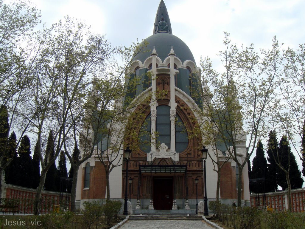 Madrid - Cementerio de la Almudena - Capilla by Ratpenat