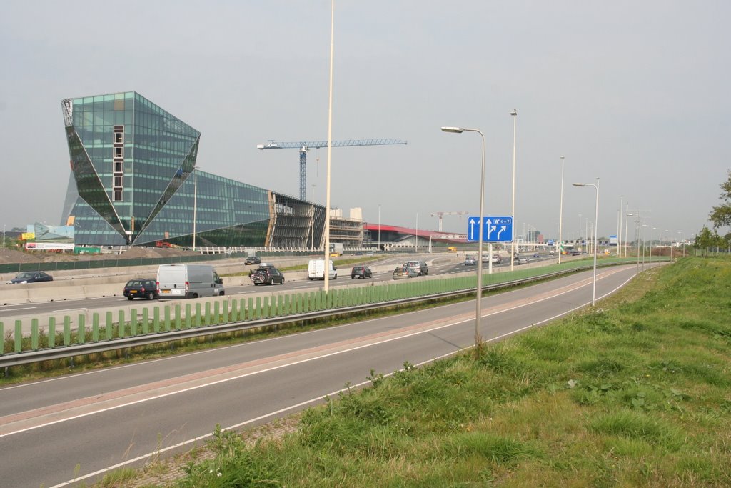 A2, farmaceutisch kantoor en zuidpunt van winkelcentrum The Wall, vanaf de Reactorweg by Carl030nl