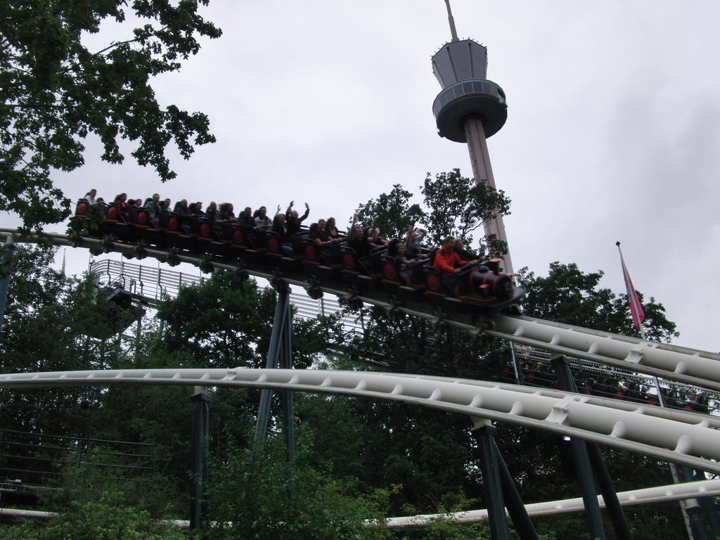 Lisebergsbanan + Tower (08/2009) by NilsW