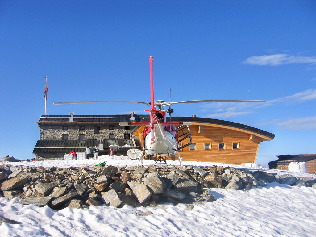 Rifugio Mantova (Monte Rosa) by Mario Nocentini