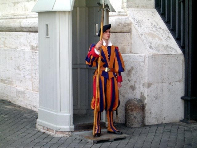 EL VATICANO Guardia Suiza by Talavan