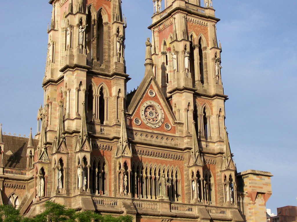 Iglesia de los Capuchinos by Ricardo Ciotti