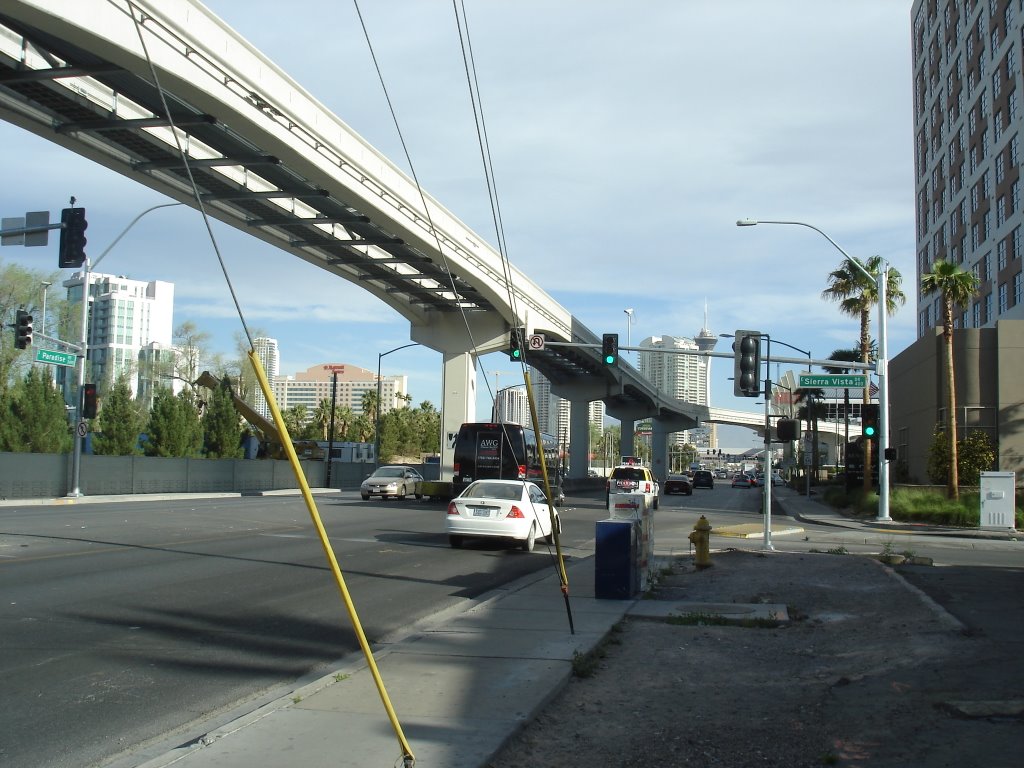 Paradise rd (Monorail) 2007 by rafaelnfernandes