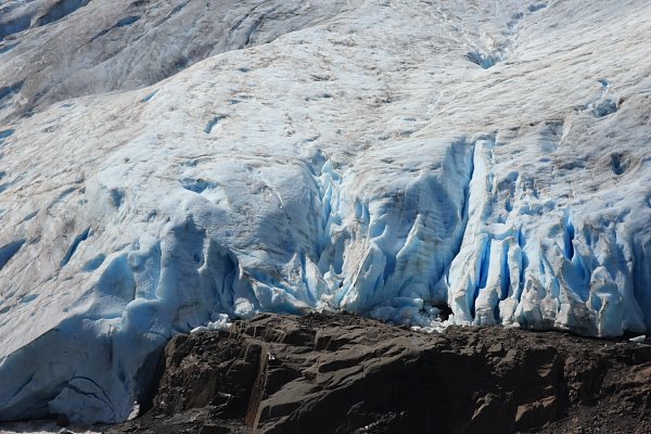 Bear glacier by zebostero